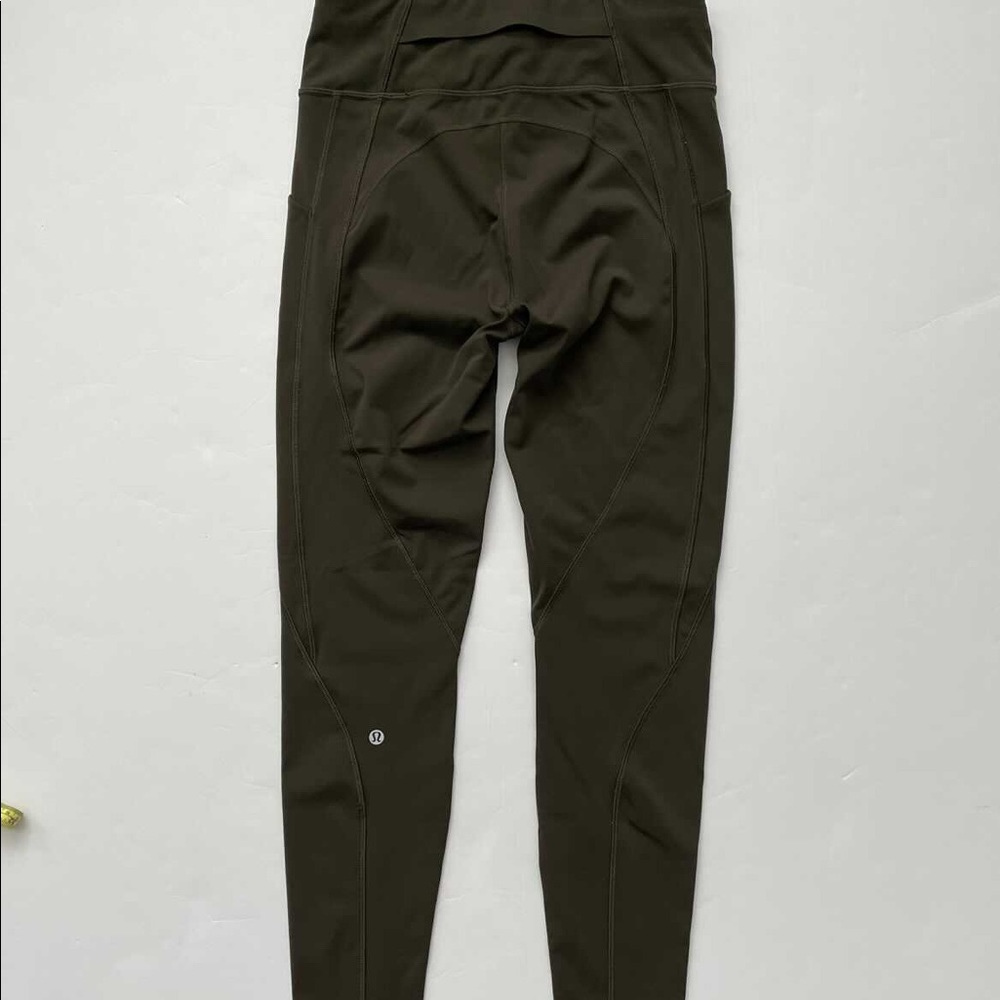 LULULEMON SIZE 8 LEGGINGS